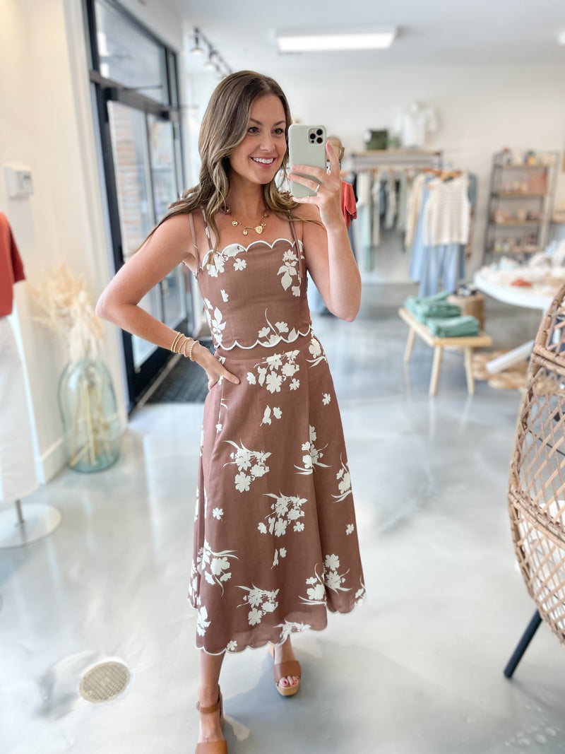 Harper Scallop Set in Mocha