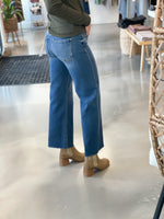 Ada Crop Straight Jeans