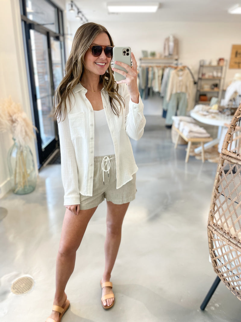 Linen Stripe Shorts in Taupe