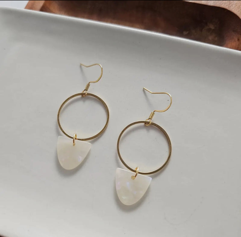 Iris Earrings Pearl